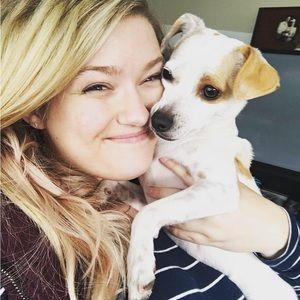 Meet your Posher, Caitlin